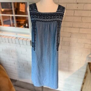 beachlunchlounge Women’s Sleeveless Blue Embroidered Shift Dress Size Medium